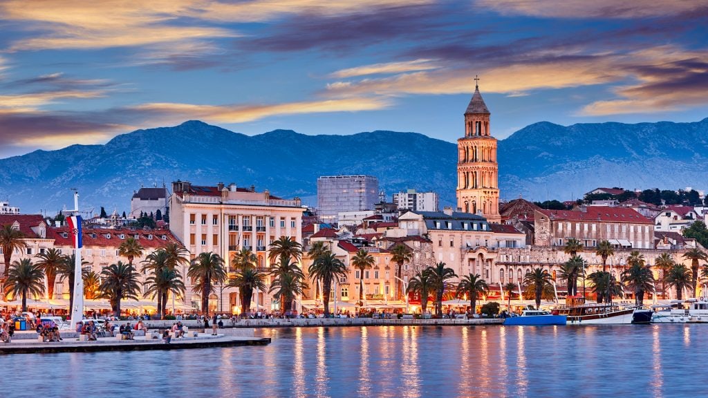 Jetzt bei der C&P Immobilien AG aus einer großen Vielfalt an Ferienimmobilien auswählen und profitieren. Wir bieten ihnen die beste Auswahl und Möglichkeiten auf langfristige Renditen. Jetzt anfragen!